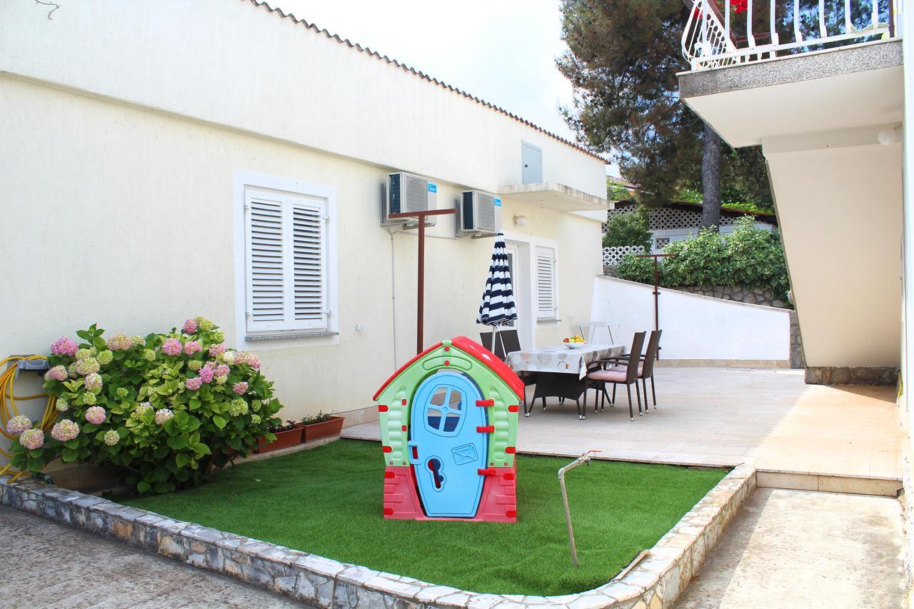 Apartment Maja Krk Town Exterior photo